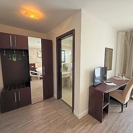 Hotel Mondial -