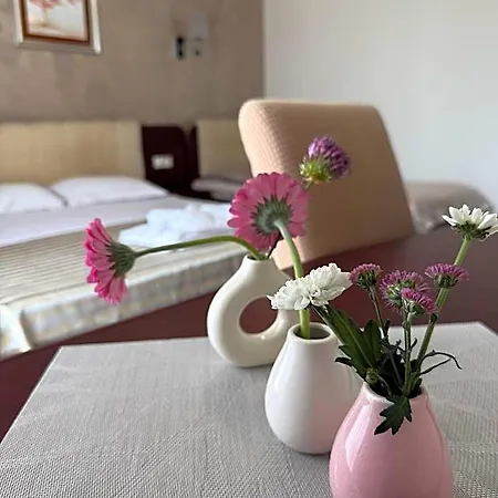 Hotel Mondial -
